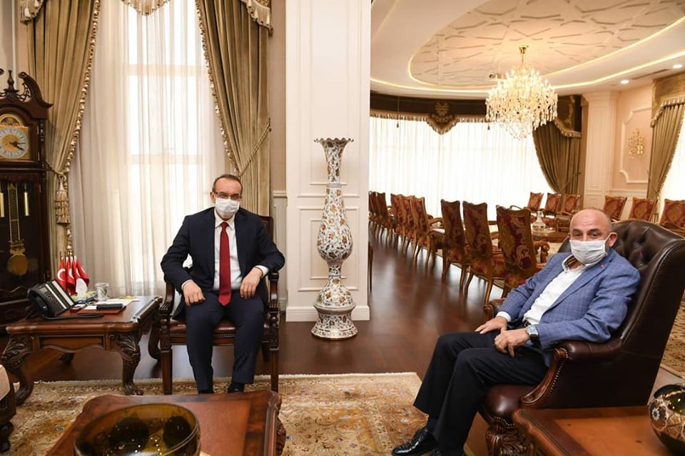 Kocaeli Valimiz Sn.Seddar Yavuz’a hayırlı olsun ziyaretinde bulunduk.